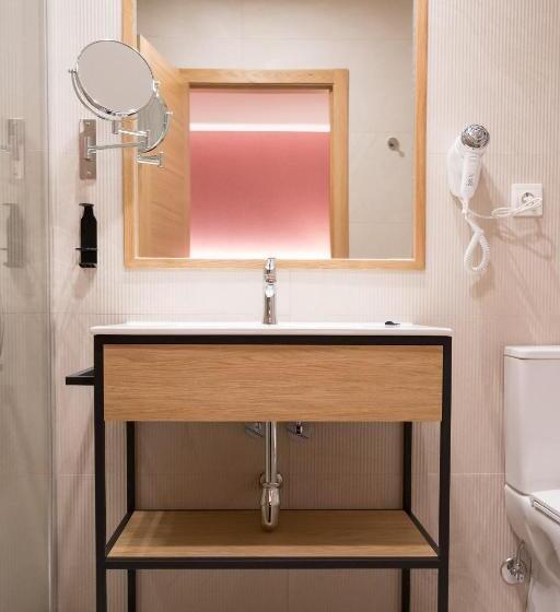 スタンダードルーム, Parking Miradoiro De Belvís