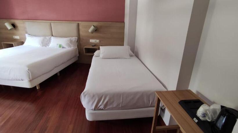 スタンダードトリプルルーム, Parking Miradoiro De Belvís