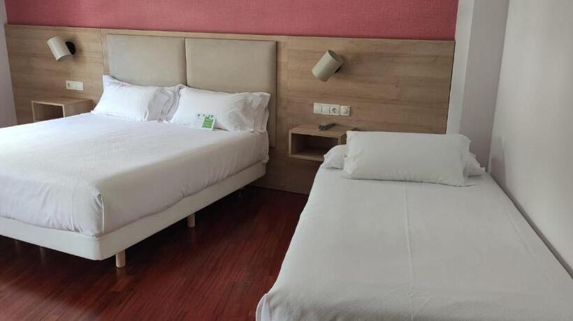 スタンダードトリプルルーム, Parking Miradoiro De Belvís