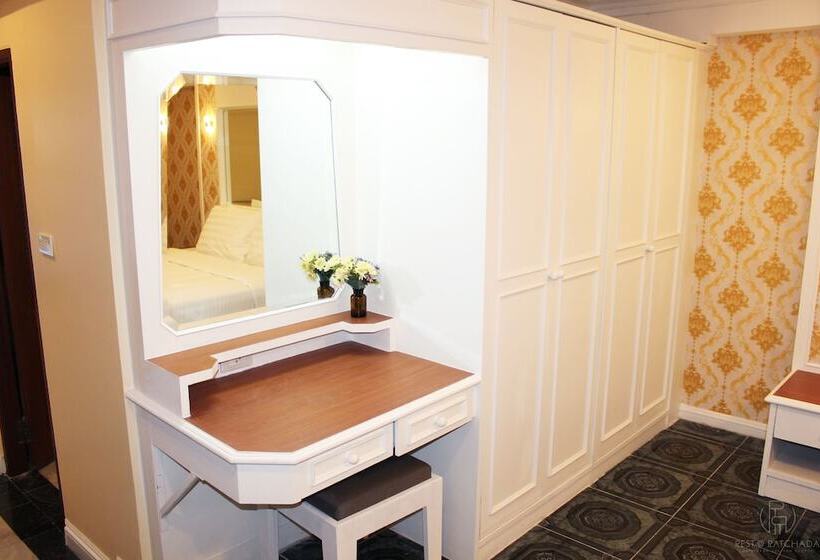 Standard Room, Rest At Ratchada