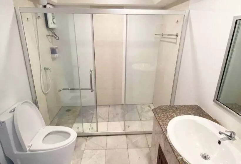 Standard Triple Room, Rest At Ratchada