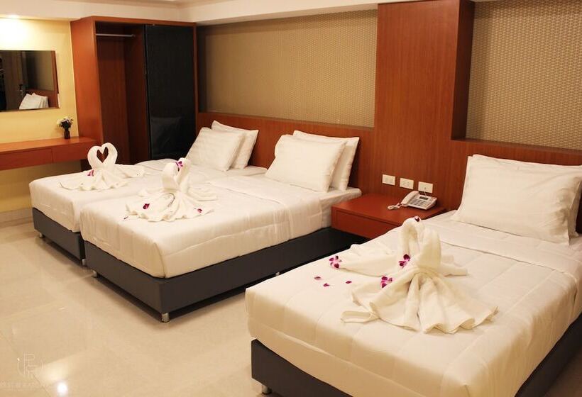Standard Triple Room, Rest At Ratchada