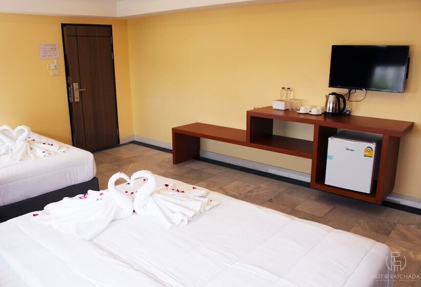 Standard Triple Room, Rest At Ratchada