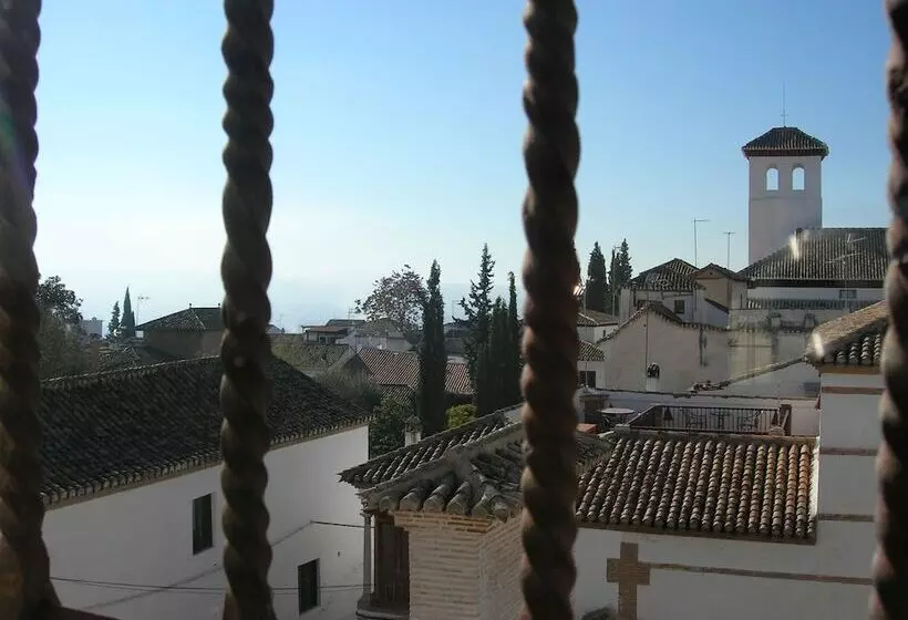 اتاق خانوادگی, Santa Isabel La Real