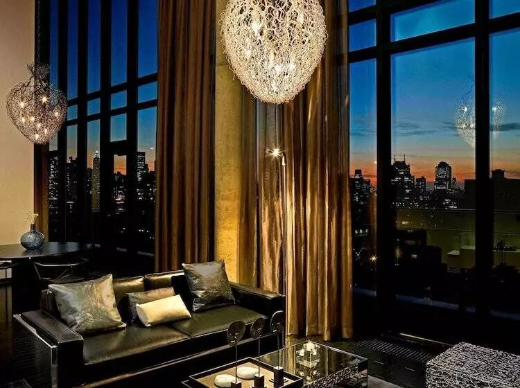 Standard-huone, Sixty Les