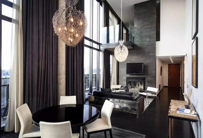 Standard-huone, Sixty Les