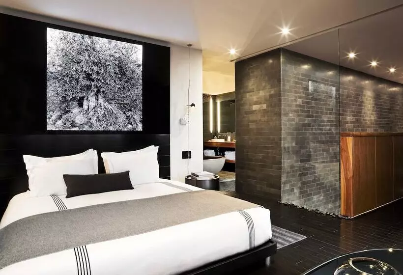 Standard-huone, Sixty Les