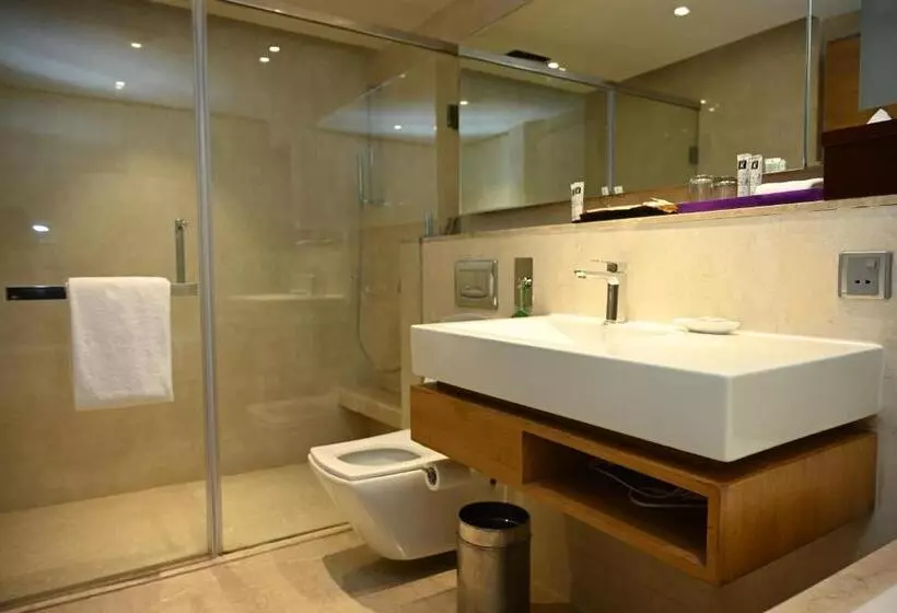 اتاق لوکس با تخت بزرگ, The Lalit New Delhi