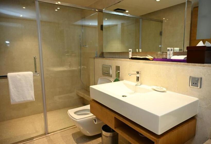 带大床的行政房间, The Lalit New Delhi