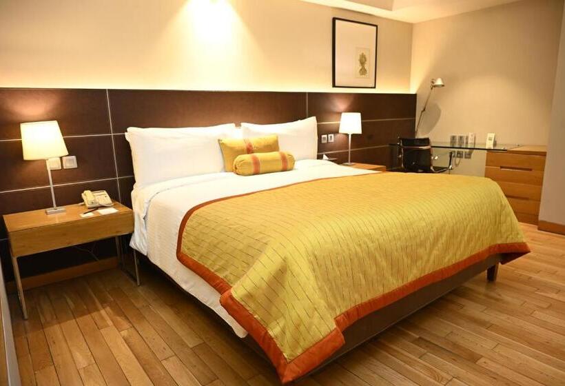 带大床的行政房间, The Lalit New Delhi