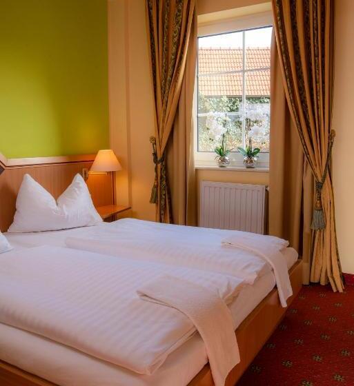 شقة غرفتين, Thermenhotel Vier Jahreszeiten