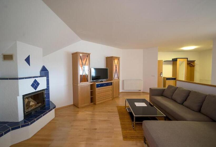 סוויטת פנטהאוז, Thermenhotel Vier Jahreszeiten