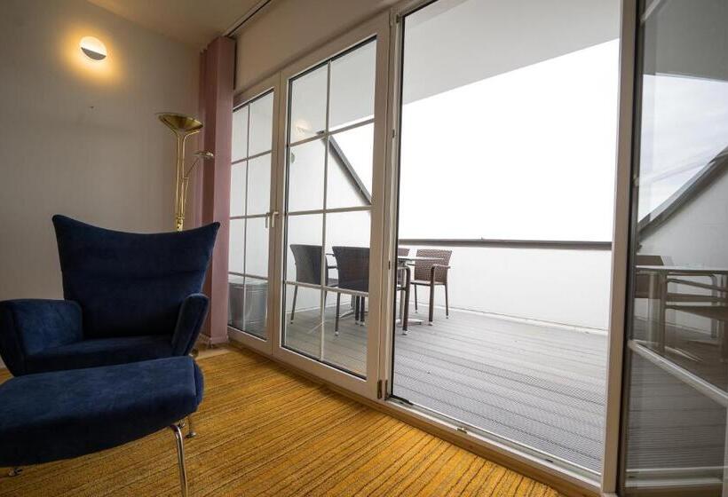 جناح دور أخير, Thermenhotel Vier Jahreszeiten