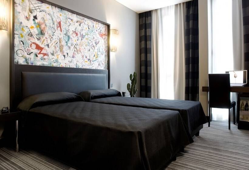 Standard Room, Twenty One