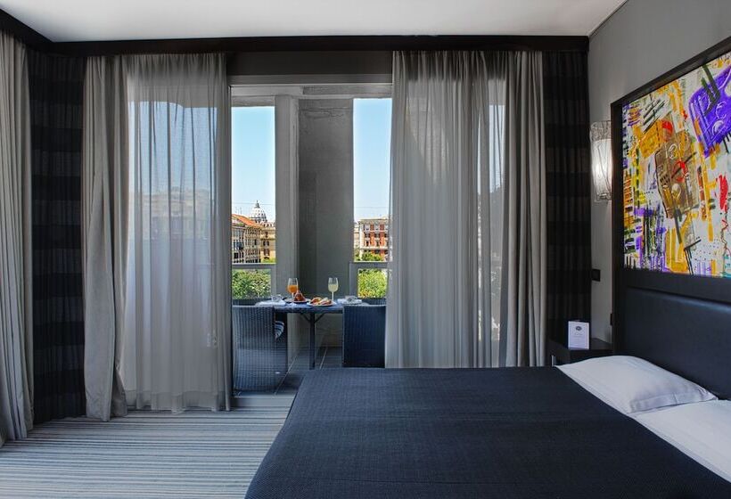 Deluxe Room, Twenty One