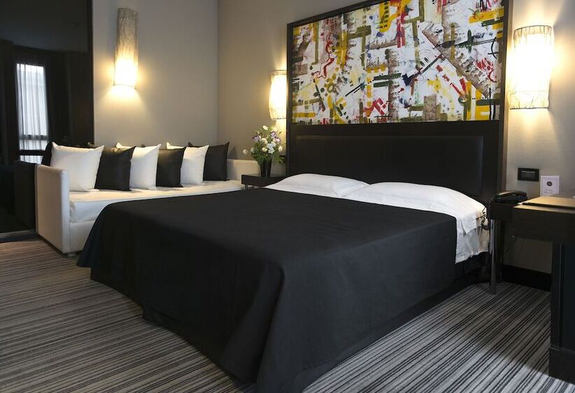Standard Triple Room, Twenty One