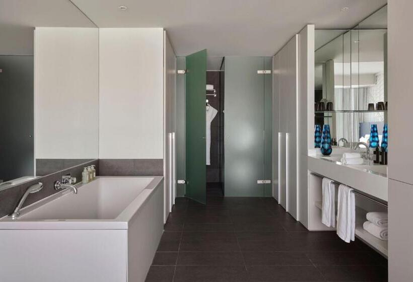 استودیوی استاندارد, W Barcelona