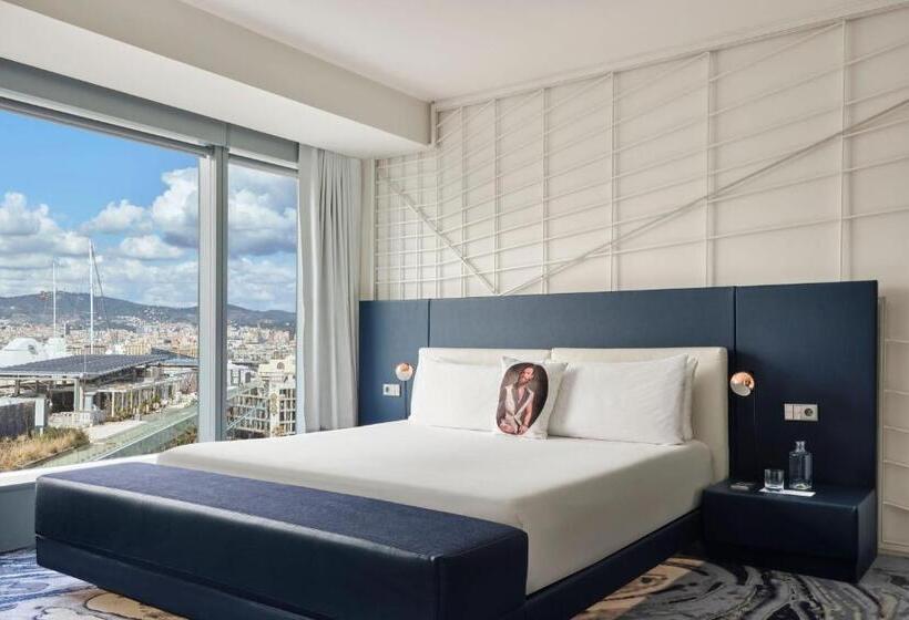 استودیوی استاندارد, W Barcelona