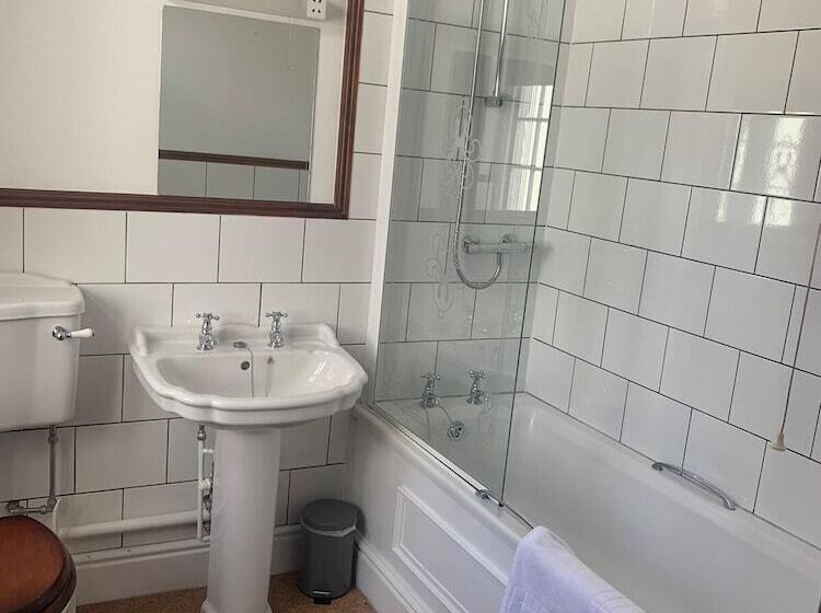 스탠다드 룸, The Bull Hotel