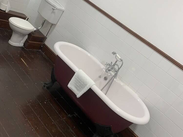 스탠다드 룸, The Bull Hotel