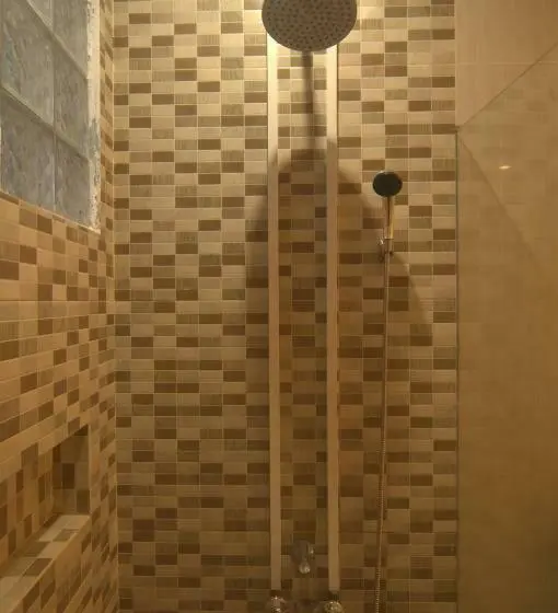 シングルデラックスルーム, Nabeza House By Oyo Rooms