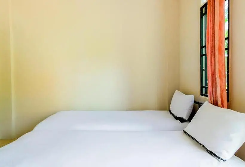デラックスルーム, Nabeza House By Oyo Rooms