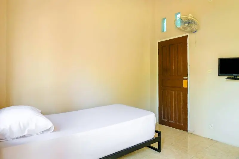 シングルデラックスルーム, Nabeza House By Oyo Rooms