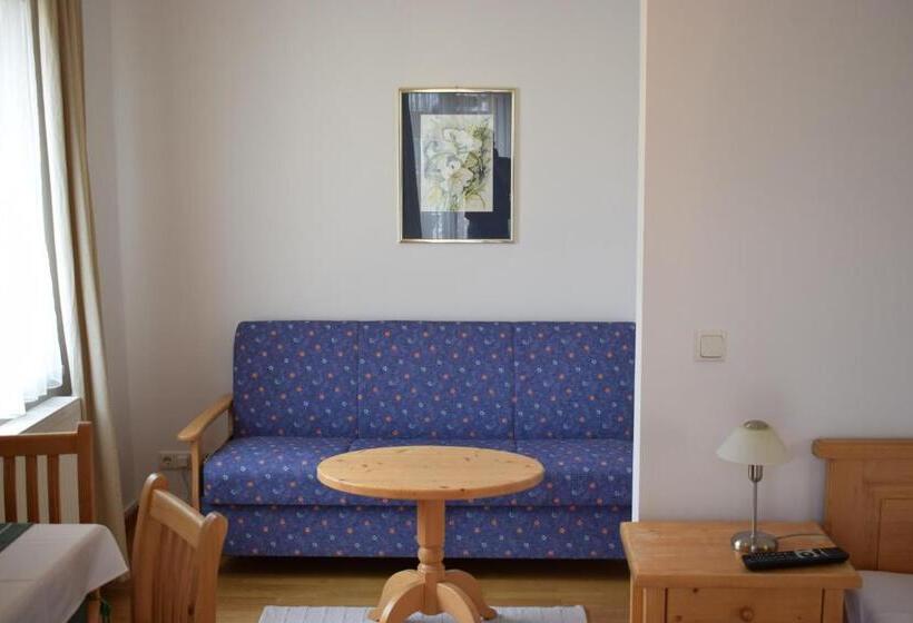 غرفة عائلية, Frühstückspension Josefinum