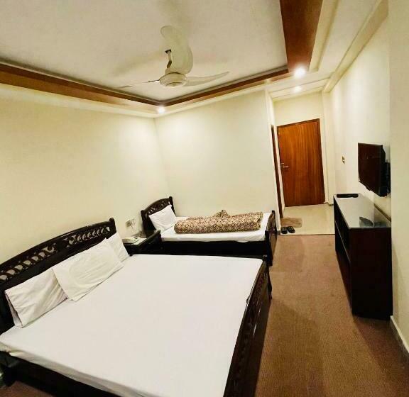 Deluxe Triple Room, Citymax