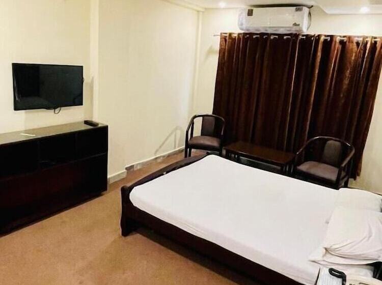 Deluxe Room, Citymax