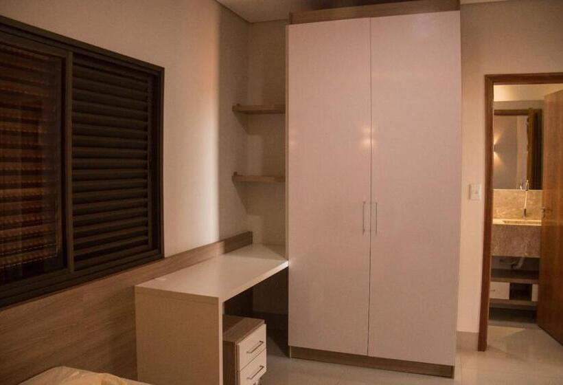 Standardeinzelzimmer, Rosa Vilma