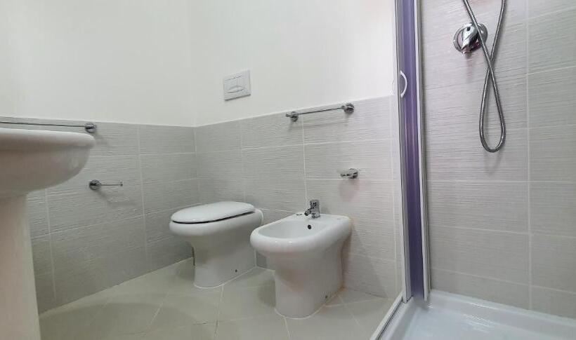 Трехместный Президентский, Alepou Guest House