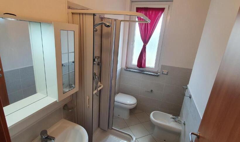 Трехместный Президентский, Alepou Guest House