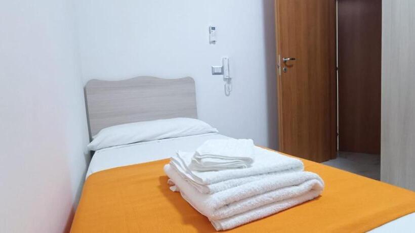 Трехместный Президентский, Alepou Guest House