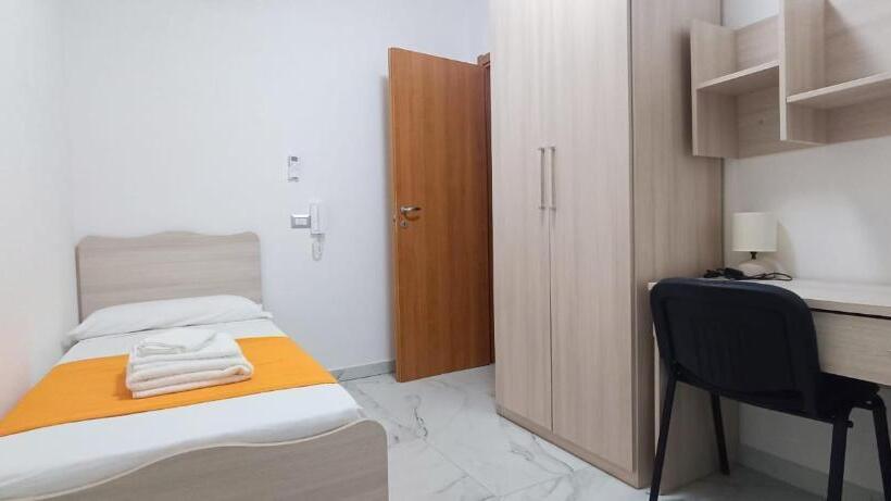 Трехместный Президентский, Alepou Guest House