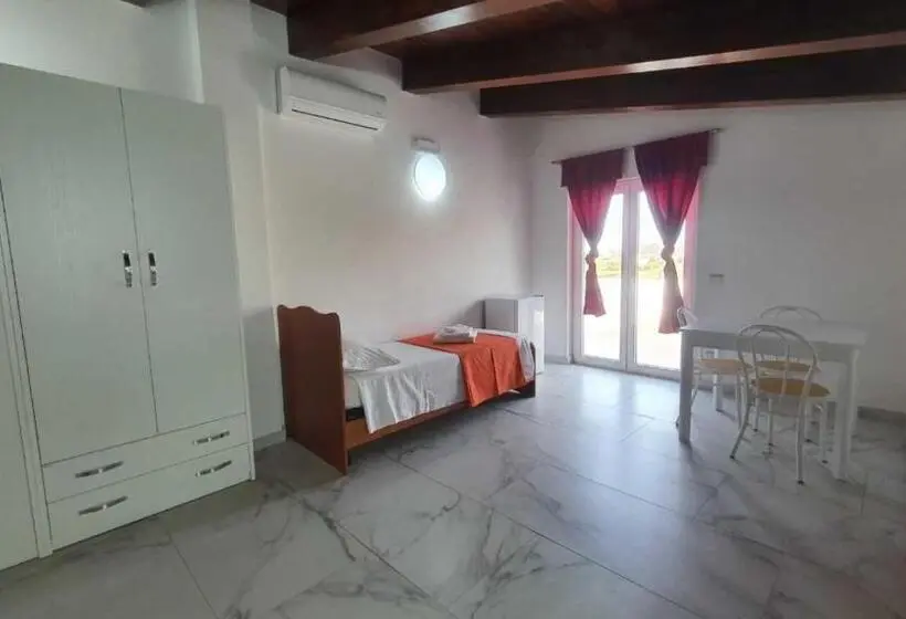 スーペリアトリプルルーム, Alepou Guest House