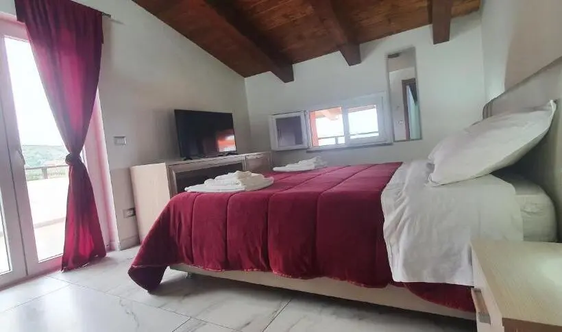 デラックストリプルルーム, Alepou Guest House
