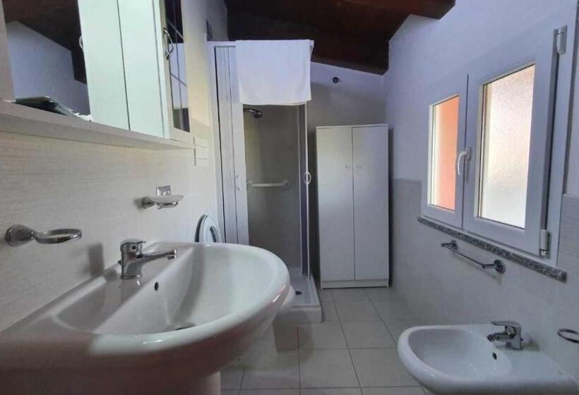 Трехместный Президентский, Alepou Guest House