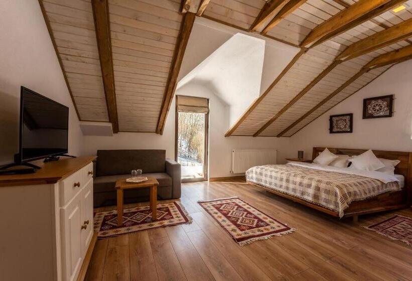 اتاق استاندارد سه نفره, Casa Cu Prispa