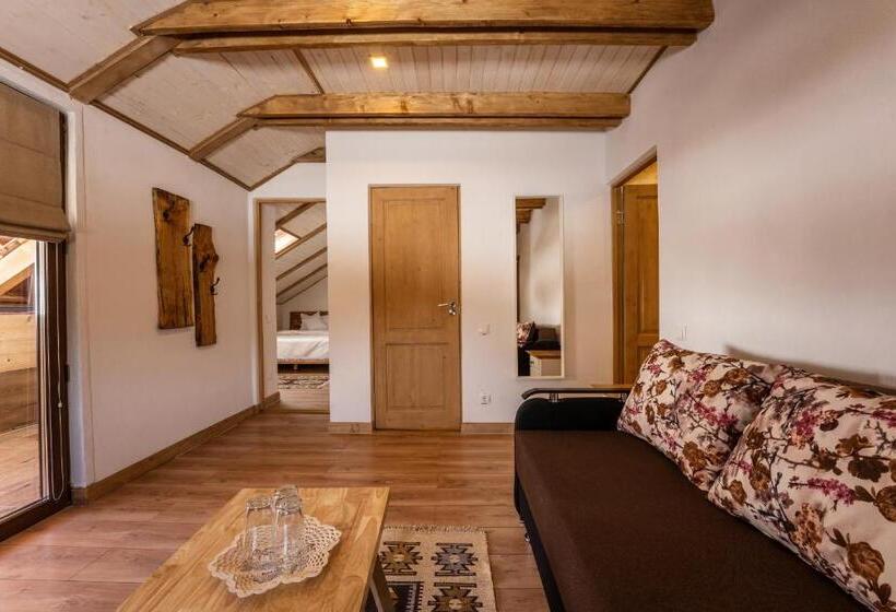 家庭套房, Casa Cu Prispa