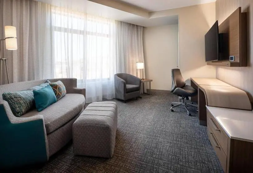 キングサイズベッドのスイートルーム, Courtyard By Marriott Petaluma Sonoma County
