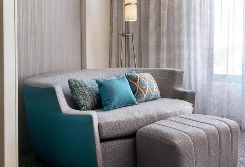 キングサイズベッドのデラックスルーム, Courtyard By Marriott Petaluma Sonoma County