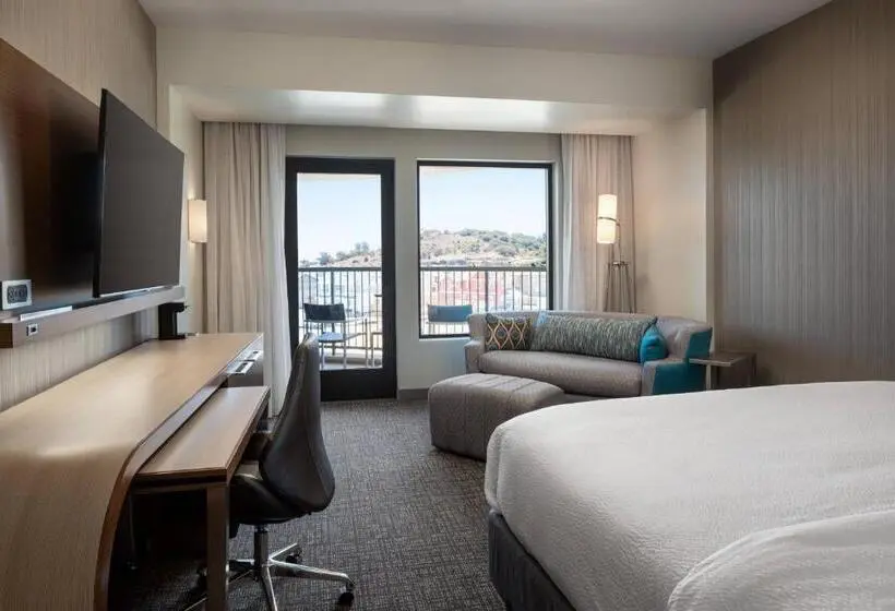 キングサイズベッドのデラックスルーム, Courtyard By Marriott Petaluma Sonoma County