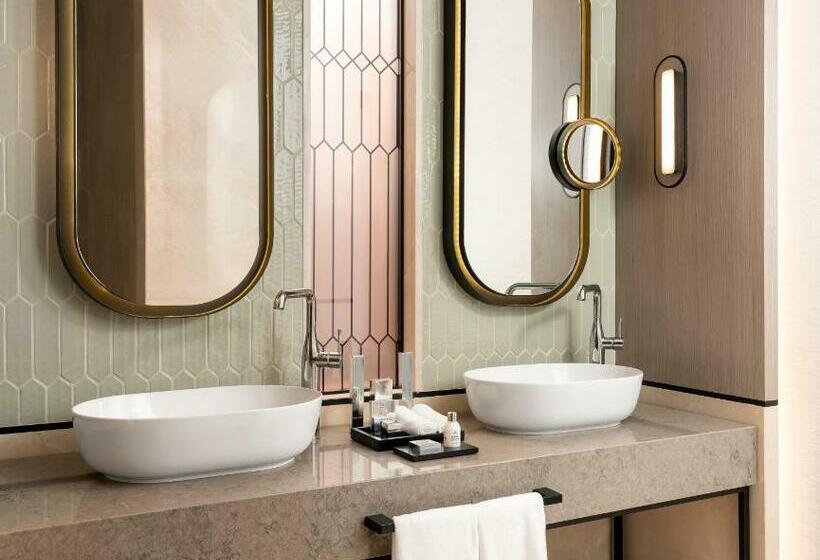 סוויטה נוף לים, Radisson Collection Hotel, Bodrum