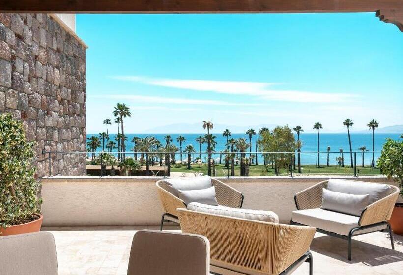 סוויטה נוף לים, Radisson Collection Hotel, Bodrum