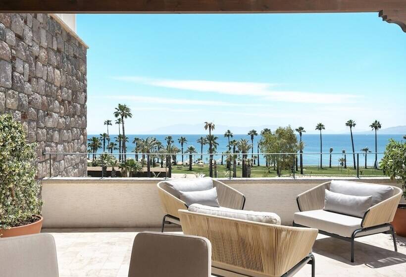 סוויטה נוף לים, Radisson Collection Hotel, Bodrum