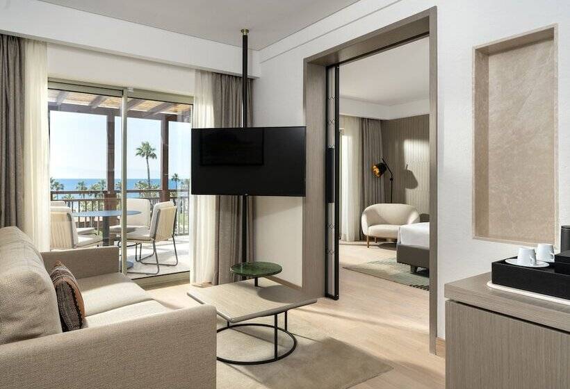 סוויטה נוף לים, Radisson Collection Hotel, Bodrum