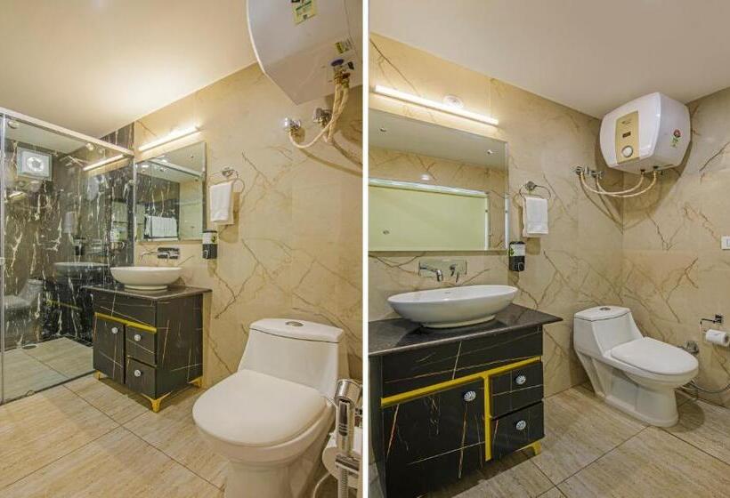 Quarto Superior, Treebo Ortus Residency