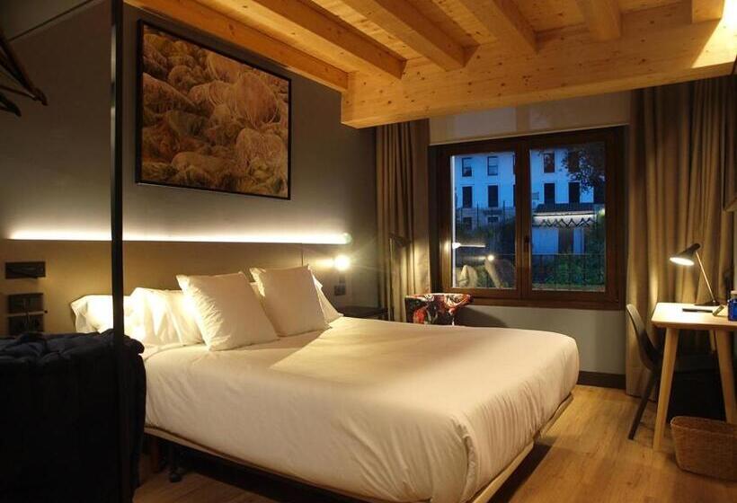 标准间, M&uga Hotela