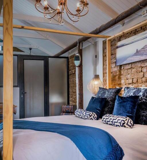 חדר דלוקס, 1 Queen Vic